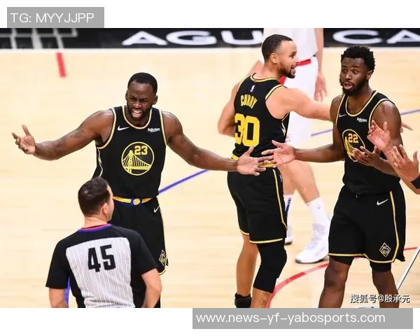 维拉纽瓦称里夫斯当前实力超越乔治引发热议 维拉纽瓦称里夫斯当前实力超越乔治引发热议